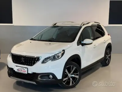 Usata Peugeot 2008 Active 99 CV (72 kW) 2016 Bianco SUV