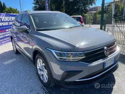 Usata VW Tiguan R-line 150 CV (110 kW) 2020 Grigio SUV