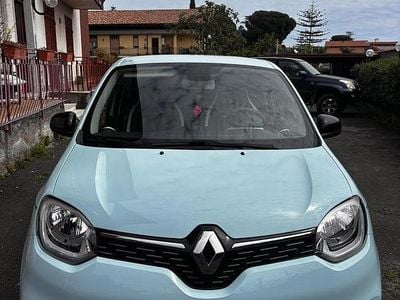 Usata Renault Twingo 60 kW (82 CV) 2023 Blu Utilitaria