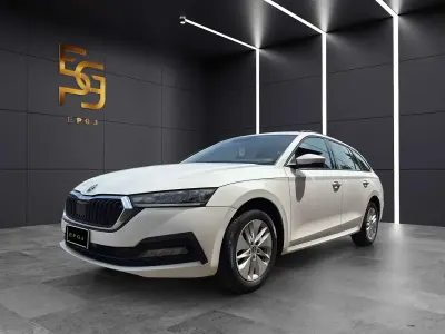 Usata Skoda Octavia Executive 150 CV (110 kW) 2021 Bianco Station wagon