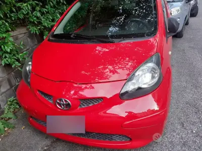 Usata Toyota Aygo 68 CV (50 kW) 2007 Rosso Utilitaria