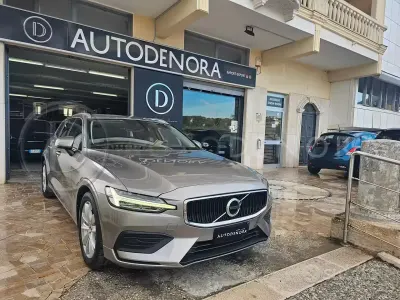 Usata Volvo V60 150 CV (110 kW) 2020 Marrone Station wagon