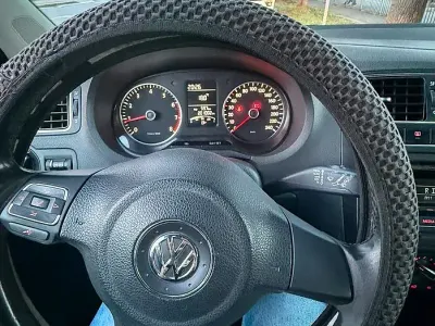 Usata VW Polo 69 CV (50 kW) 2012 Grigio Utilitaria