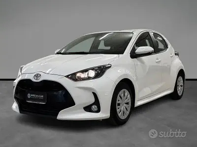 Usata Toyota Yaris Business Edition 72 CV (52 kW) 2023 Bianco Utilitaria