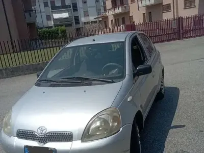Usata Toyota Yaris Sol 68 CV (50 kW) 2003 Berlina