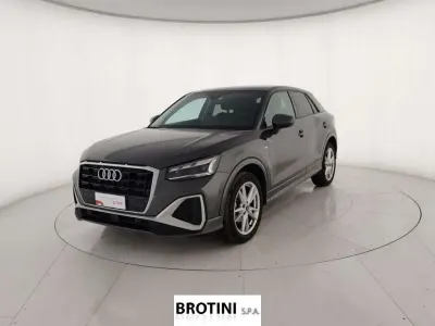 Usata Audi Q2 S-Line 150 CV (110 kW) 2025 Grigio metallizzato SUV