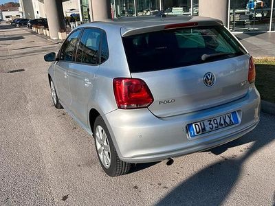 Begagnad VW Polo Highline 90 HK (66 kW) 2009 Grå Sedan