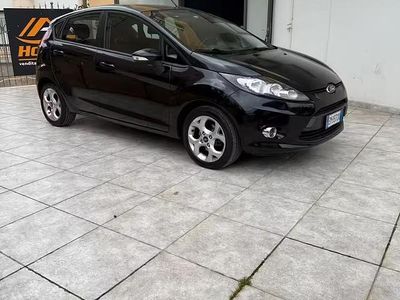 Begagnad Ford Fiesta Titanium 70 HK (51 kW) 2012 Svart Sedan