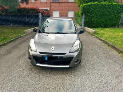 Usata Renault Clio II Dynamique 101 CV (74 kW) 2010 Other Berlina