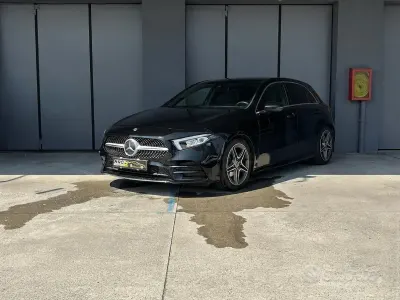 Usata Mercedes A180 Premium 116 CV (85 kW) 2018 Viola Berlina