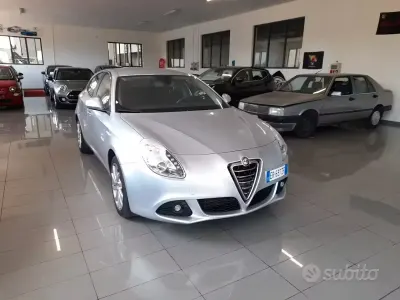 Usata Alfa Romeo Giulietta Distinctive 120 CV (88 kW) 2013 Grigio Utilitaria