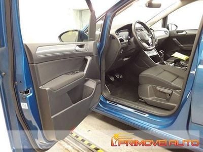 Usata VW Touran Active 122 CV (89 kW) 2022 Blu/azzurro Monovolume