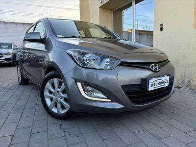 Usata Hyundai i20 Edition 75 CV (55 kW) 2012 Grigio Utilitaria