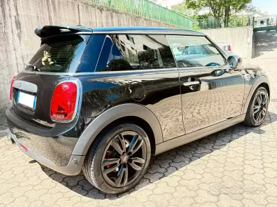 Usata Mini ONE 75 CV (55 kW) 2020 Nero Utilitaria