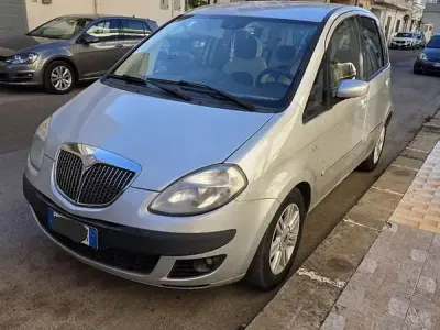 Usata Lancia Musa 95 CV (69 kW) 2005 Grigio Monovolume