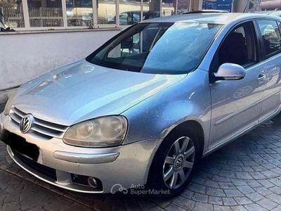 Usata VW Golf IV 140 CV (102 kW) 2006 Argento Berlina