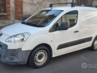 Usata Peugeot Partner 90 CV (66 kW) 2009 Bianco Monovolume