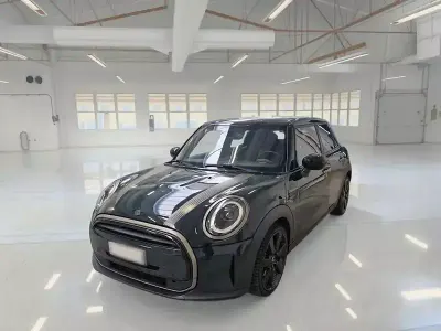 Usata Mini Cooper Resolute Edition 136 CV (100 kW) 2023 Verde Utilitaria