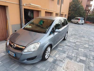 Usata Opel Zafira Cosmo 150 CV (110 kW) 2008 Grigio Monovolume
