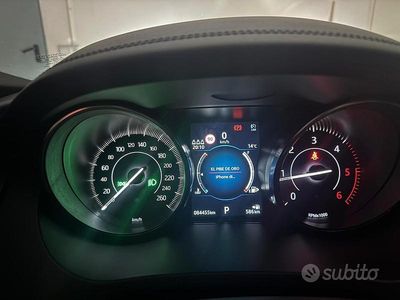 Usado Jaguar E-Pace 160 CV (117 kW) 2020 Gris SUV