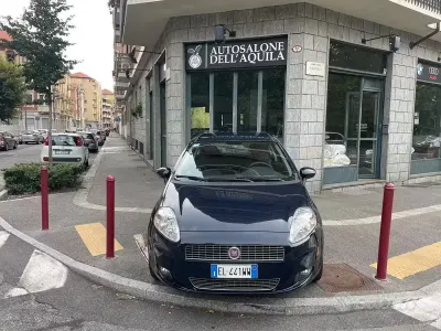 Usata Fiat Grande Punto 77 CV (56 kW) 2012 Blu Utilitaria