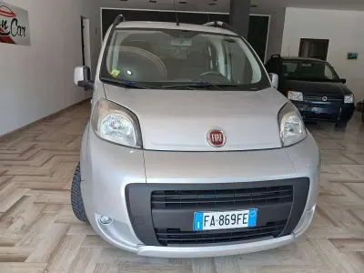 Usata Fiat Qubo Trekking 95 CV (69 kW) 2015 Argento Monovolume
