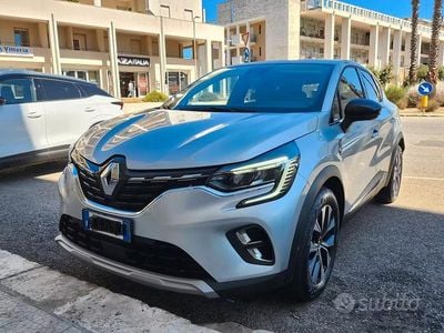 Usata Renault Captur Techno 101 CV (74 kW) 2023 Grigio SUV