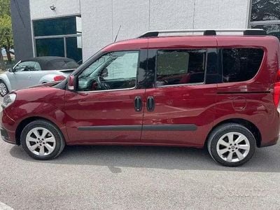 Usata Fiat Doblò Lounge 120 CV (88 kW) 2015 Rosso Monovolume