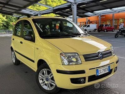 Begagnad Fiat Panda 75 HK (55 kW) 2009 Gul Halvkombi