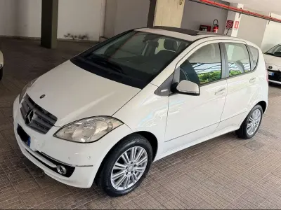 Usata Mercedes A180 Elegance 109 CV (80 kW) 2009 Bianco Monovolume