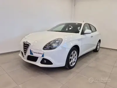 Usata Alfa Romeo Giulietta 105 CV (77 kW) 2013 Bianco Utilitaria