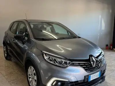 Usata Renault Captur Business 90 CV (66 kW) 2018 Grigio SUV