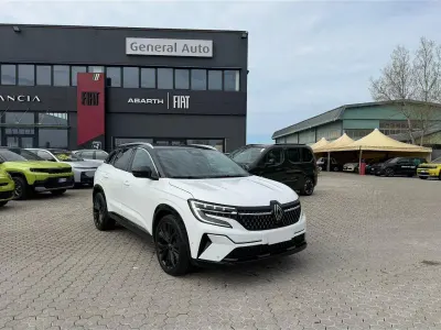Käytetty Renault Clio V Iconic 200 HP (147 kW) 2023 Valkoinen Viistoperä