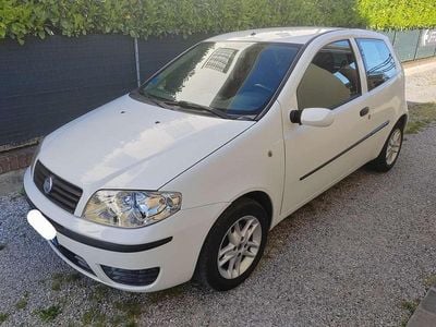 Usata Fiat Punto 69 CV (50 kW) 2004 Bianco Utilitaria