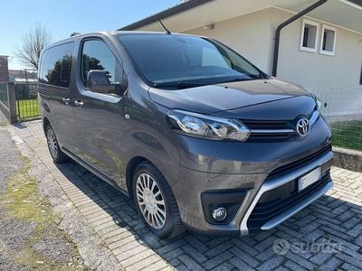 Usata Toyota Proace Verso 120 CV (88 kW) 2019 Grigio Station wagon
