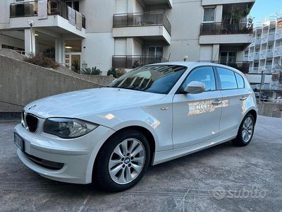 Begagnad BMW 118 143 HK (105 kW) 2010 Vit Halvkombi