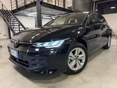 Usata VW Golf VIII Life 116 CV (85 kW) 2025 Nero Berlina
