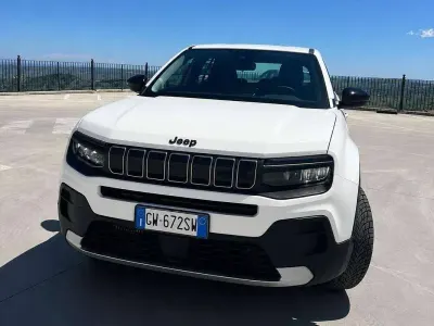 Usata Jeep Avenger Altitude 101 CV (74 kW) 2024 Bianco SUV
