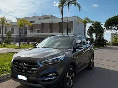 Usata Hyundai Tucson Xpossible 141 CV (103 kW) 2017 Grigio SUV