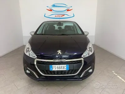 Gebraucht Peugeot 208 Allure 82 PS (60 kW) 2018 Violett Kleinwagen
