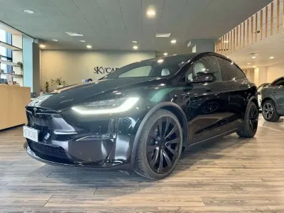 Usata Tesla Model X 492 kW (670 CV) 2023 Nero SUV
