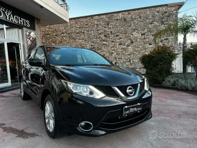 Gebraucht Nissan Qashqai 131 PS (96 kW) 2016 Schwarz SUV