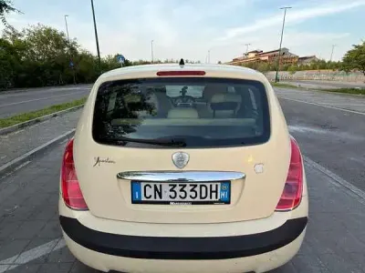 Usata Lancia Ypsilon 60 CV (44 kW) 2004 Utilitaria