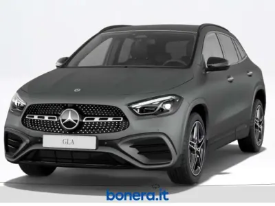Nuova Mercedes GLA200 AMG line 150 CV (110 kW) 2026 Grigio montagna magno manufakt SUV