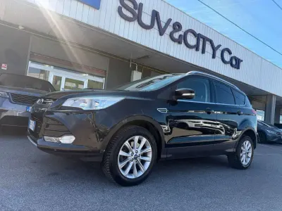 Usata Ford Kuga 120 CV (88 kW) 2016 Nero SUV