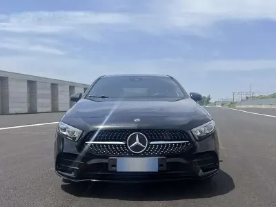 Usata Mercedes A180 Premium 116 CV (85 kW) 2019 Berlina