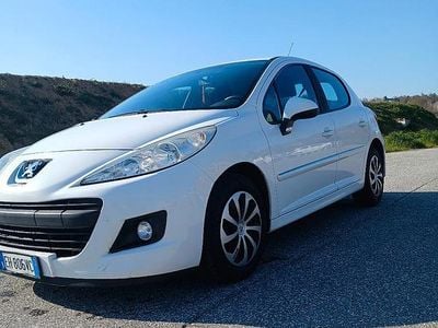 Usata Peugeot 207 75 CV (55 kW) 2012 Bianco Utilitaria