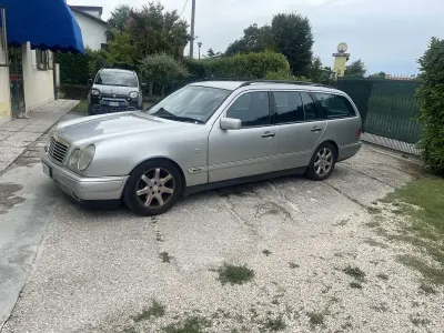 Usata Mercedes E200 Avantgarde 136 CV (100 kW) 1997 Station wagon
