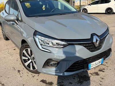 Usata Renault Clio V 100 CV (73 kW) 2020 Grigio Berlina