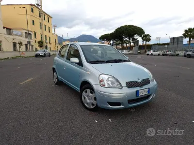 Usata Toyota Yaris 75 CV (55 kW) 2004 Verde Berlina